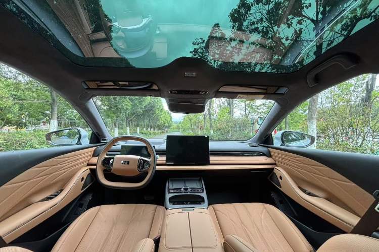 Used Geely Galaxy 8 2025 130km EM-P Starship Edition Interior 3