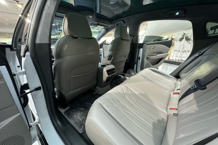 Used Geely Galaxy 8 2025 130km EM-P Exploration Edition Interior 7