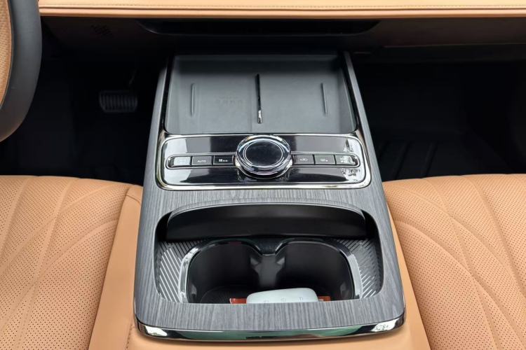 Used Geely Galaxy 8 2025 130km EM-P Starship Edition Interior 8