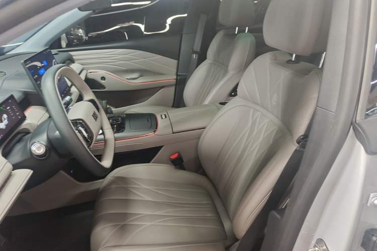 Used Geely Galaxy 8 2025 130km EM-i Deluxe Edition Left Front Seat