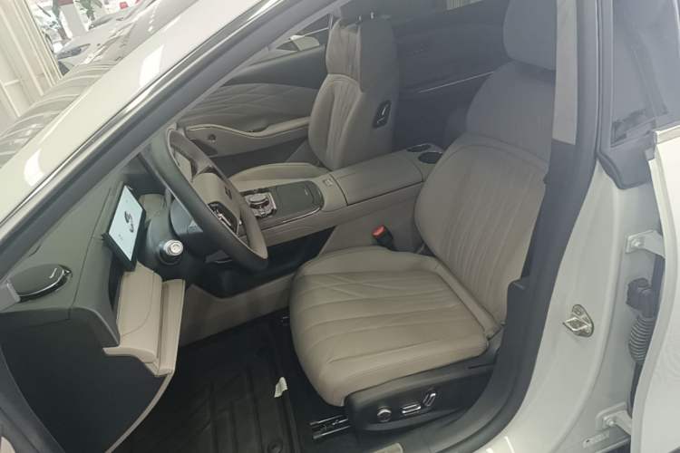 Used Geely Galaxy 8 2025 130km EM-i Flagship Edition Left Front Seat