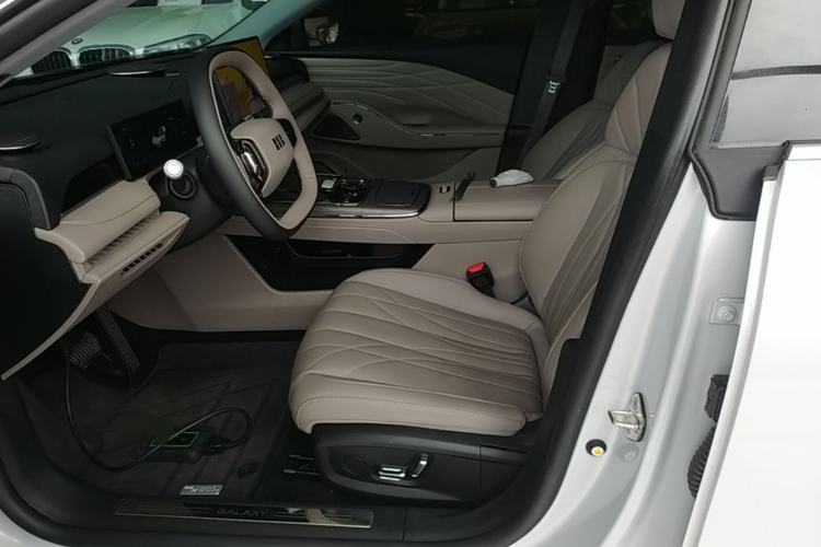 Used Geely Galaxy 8 2025 130km EM-i Deluxe Edition Left Front Seat