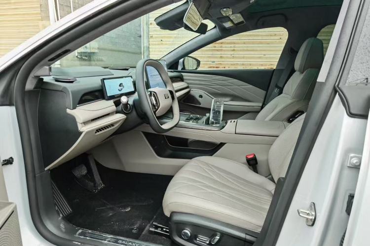 Used Geely Galaxy 8 2025 130km EM-i Flagship Edition Left Front Seat