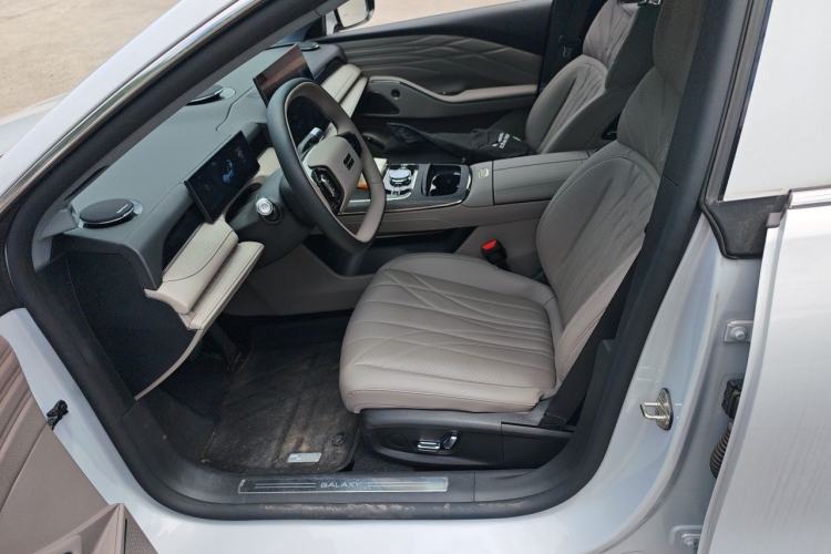 Used Geely Galaxy 8 2025 130km EM-i Prestige Edition Left Front Seat