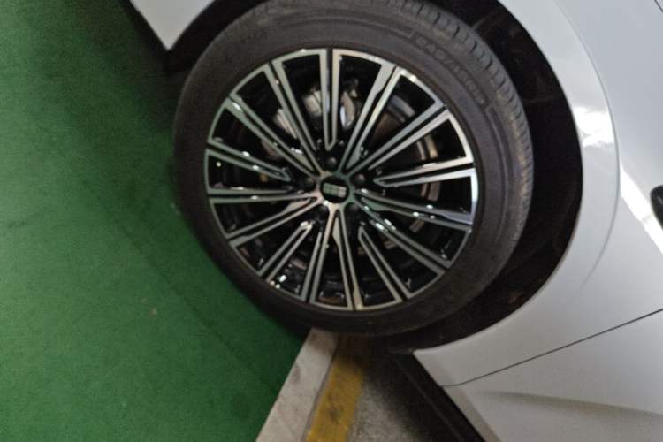 Used Geely Galaxy 8 2025 130km EM-i Flagship Edition Left Front Wheel Hub