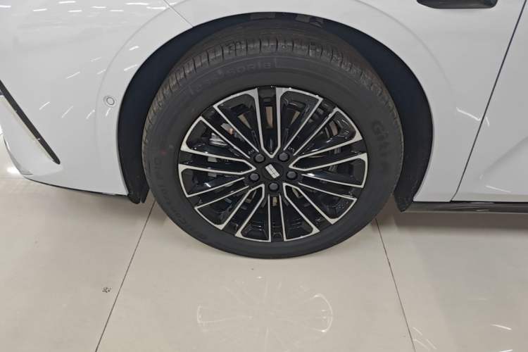 Used Geely Galaxy 8 2025 60km EM-i Luxury Edition Left Front Wheel Hub