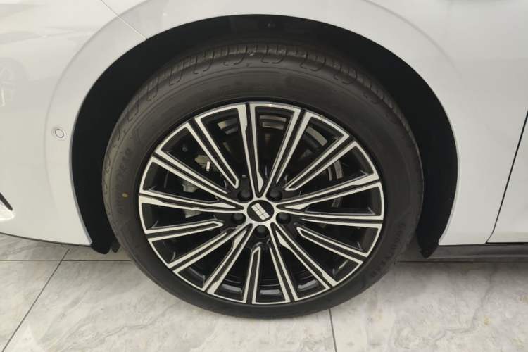 Used Geely Galaxy 8 2025 130km EM-P Exploration Edition Left Front Wheel Hub