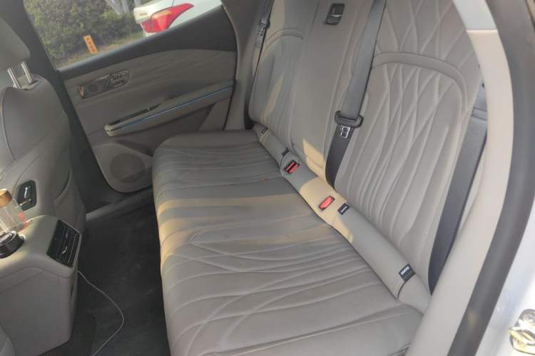Used Geely Galaxy 8 2025 130km EM-i Deluxe Edition Left Rear Seat