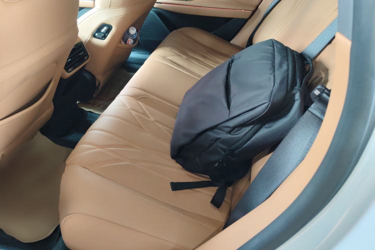 Used Geely Galaxy 8 2025 130km EM-i Flagship Edition Left Rear Seat