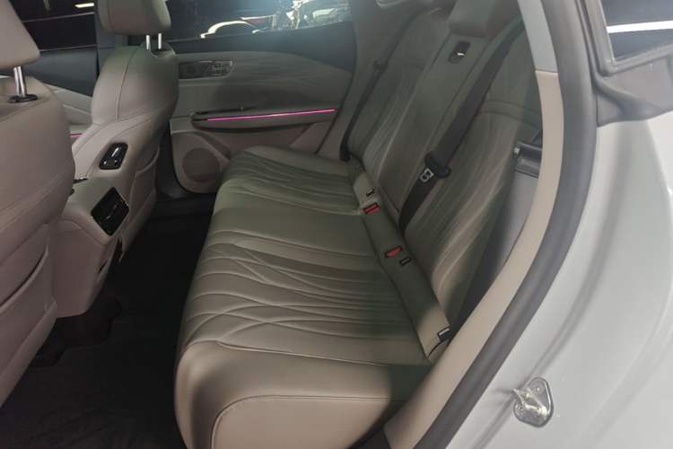 Used Geely Galaxy 8 2025 130km EM-i Deluxe Edition Left Rear Seat