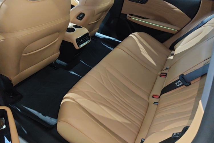 Used Geely Galaxy 8 2025 130km EM-P Starship Edition Left Rear Seat