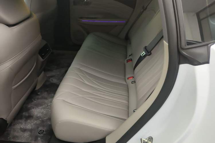 Used Geely Galaxy 8 2025 130km EM-P Exploration Edition Left Rear Seat