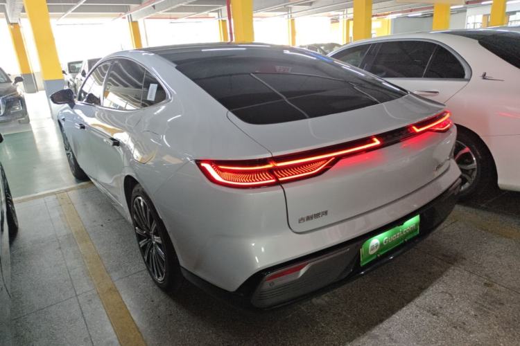 Used Geely Galaxy 8 2025 130km EM-i Flagship Edition Rear Left 45 Deg