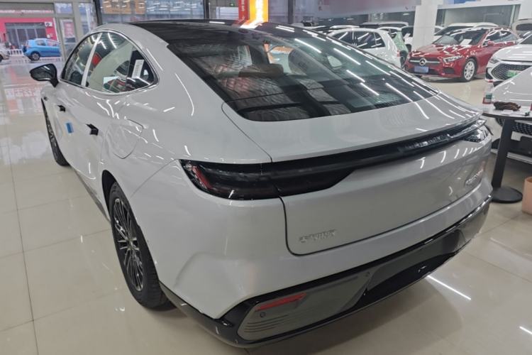 Used Geely Galaxy 8 2025 60km EM-i Luxury Edition Rear Left 45 Deg