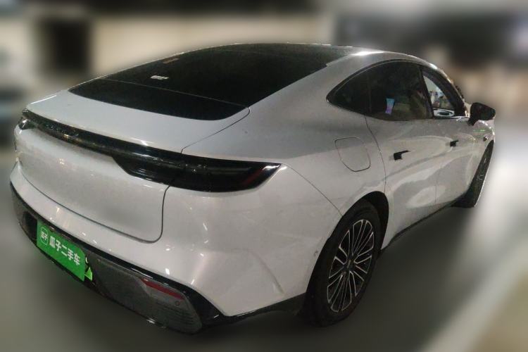 Used Geely Galaxy 8 2025 130km EM-i Prestige Edition Rear Right 45 Deg