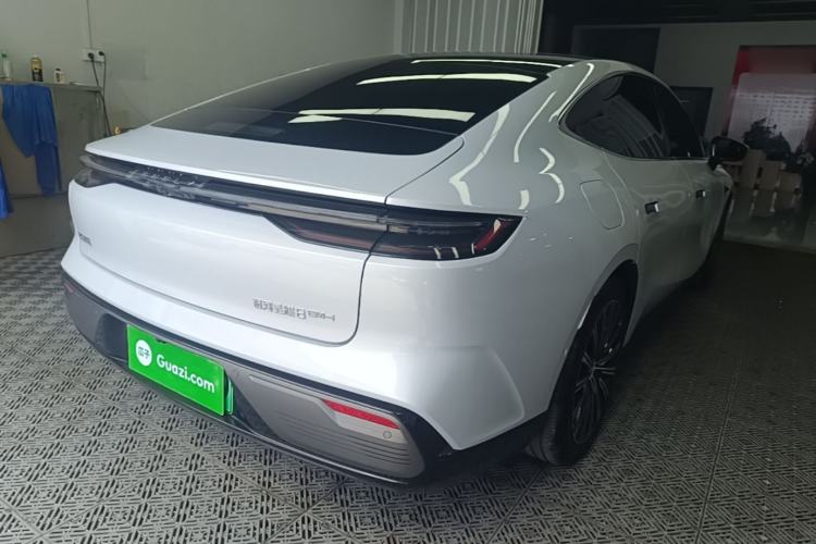 Used Geely Galaxy 8 2025 130km EM-i Flagship Edition Rear Right 45 Deg