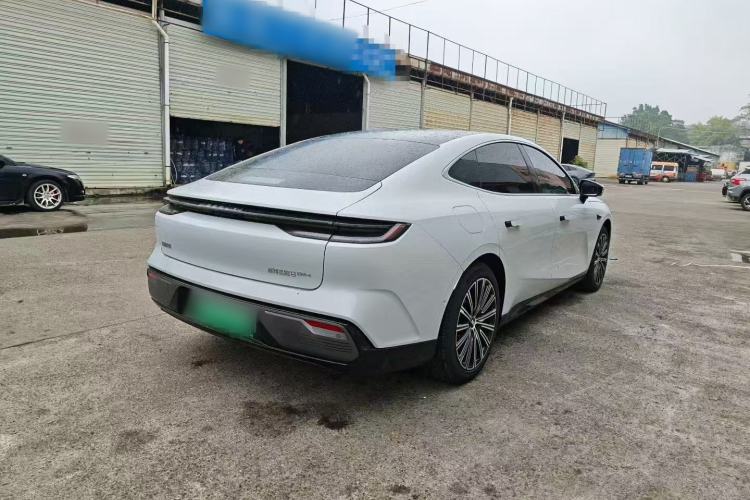 Used Geely Galaxy 8 2025 130km EM-i Flagship Edition Rear Right 45 Deg