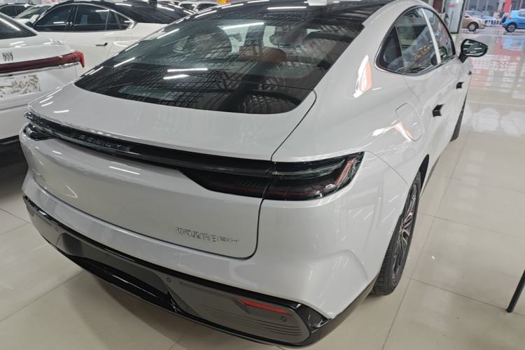 Used Geely Galaxy 8 2025 60km EM-i Luxury Edition Rear Right 45 Deg