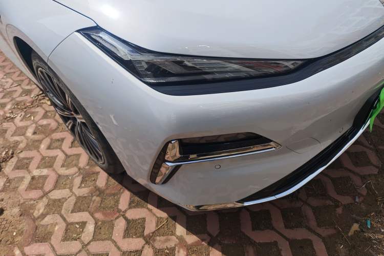 Used Geely Galaxy 8 2025 130km EM-P Exploration Edition Right Front Headlight