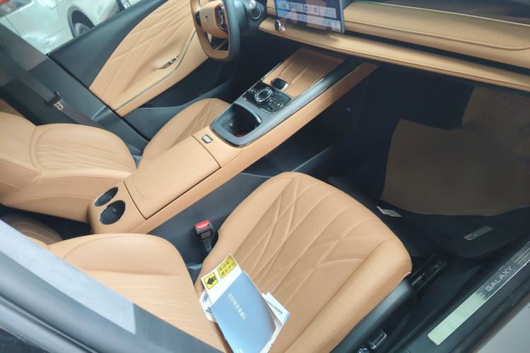 Used Geely Galaxy 8 2025 130km EM-i Flagship Edition Right Front Seat