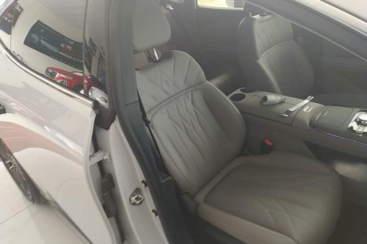 Used Geely Galaxy 8 2025 130km EM-i Deluxe Edition Right Front Seat