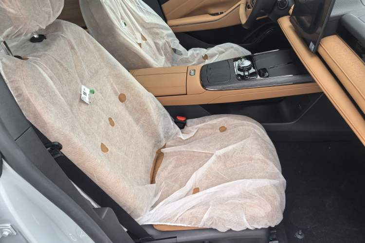Used Geely Galaxy 8 2025 60km EM-i Luxury Edition Right Front Seat