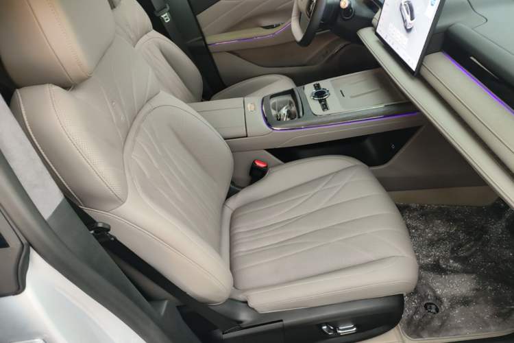 Used Geely Galaxy 8 2025 130km EM-P Exploration Edition Right Front Seat