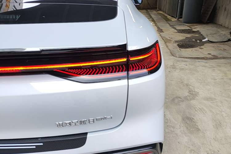 Used Geely Galaxy 8 2025 130km EM-i Deluxe Edition Right Rear Taillight