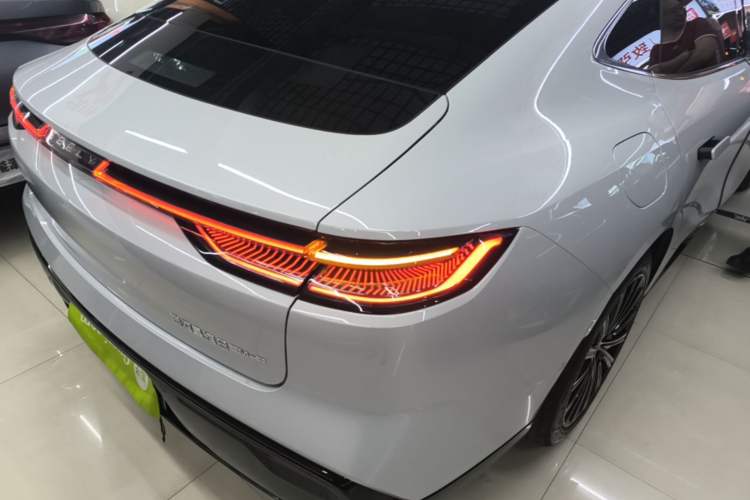 Used Geely Galaxy 8 2025 130km EM-P Starship Edition Right Rear Taillight