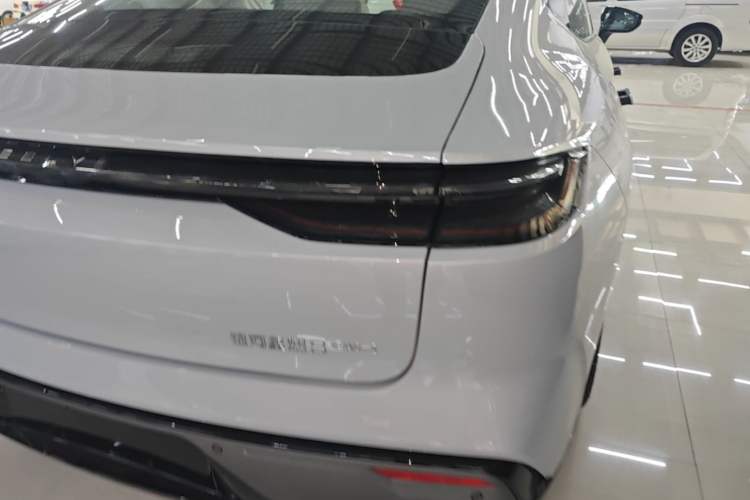 Used Geely Galaxy 8 2025 60km EM-i Luxury Edition Right Rear Taillight