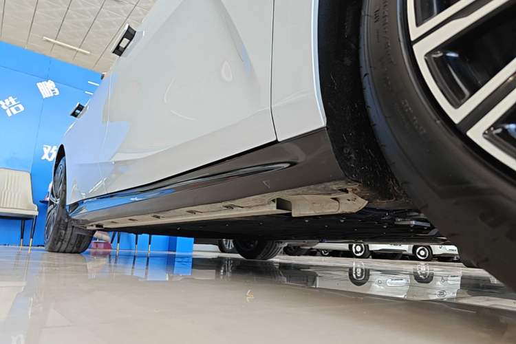 Used Geely Galaxy 8 2025 130km EM-P Starship Edition Right Side Sill