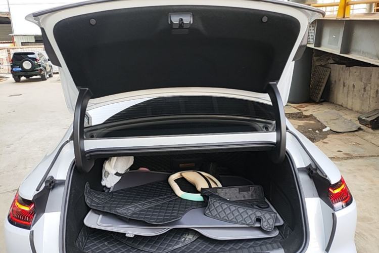 Used Geely Galaxy 8 2025 130km EM-i Deluxe Edition Trunk