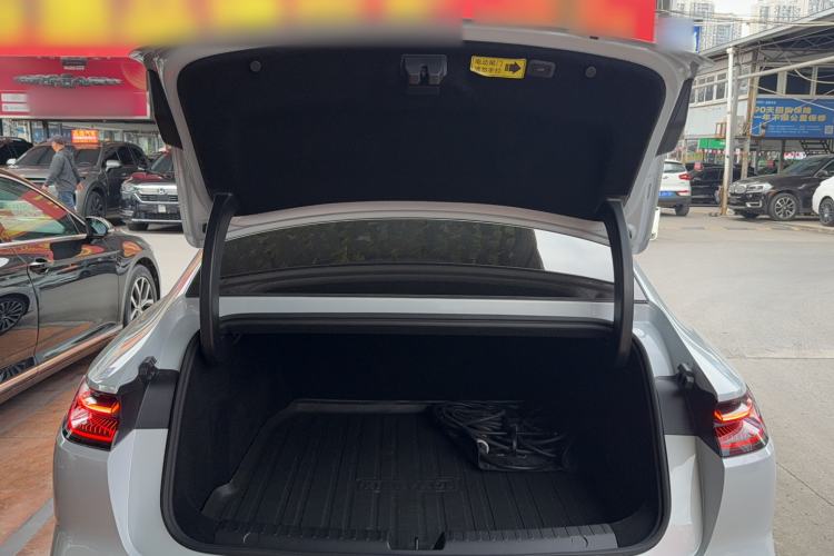 Used Geely Galaxy 8 2025 130km EM-i Flagship Edition Trunk