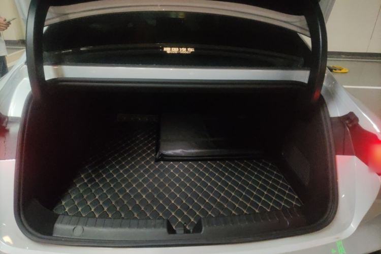 Used Geely Galaxy 8 2025 130km EM-i Prestige Edition Trunk