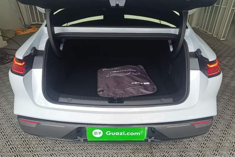 Used Geely Galaxy 8 2025 130km EM-i Flagship Edition Trunk