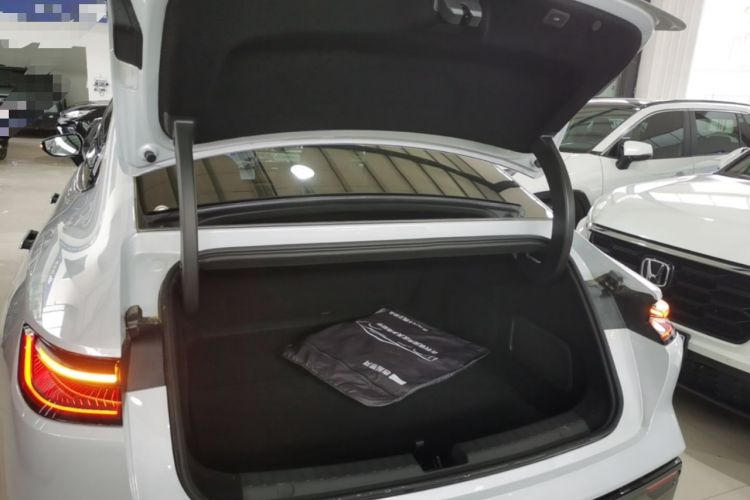 Used Geely Galaxy 8 2025 130km EM-i Flagship Edition Trunk