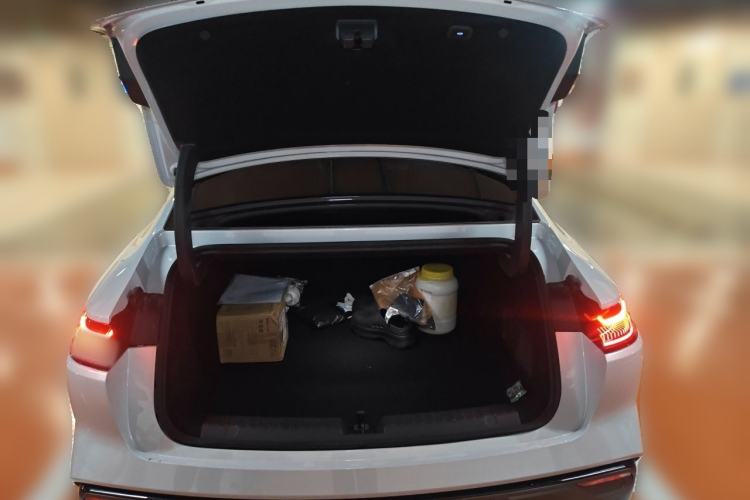 Used Geely Galaxy 8 2025 130km EM-i Flagship Edition Trunk