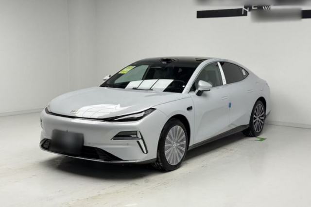 Used Geely Galaxy 8 2025 130km EM-P Starship Edition