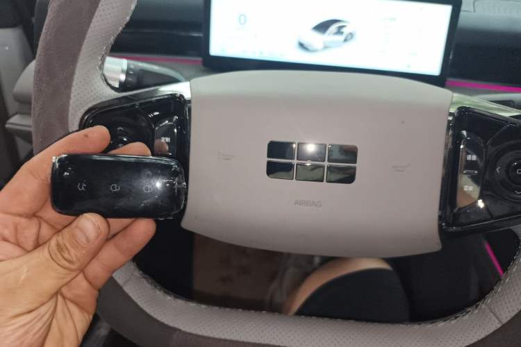 Used Geely Galaxy 8 2025 130km EM-i Flagship Edition Vehicle Key