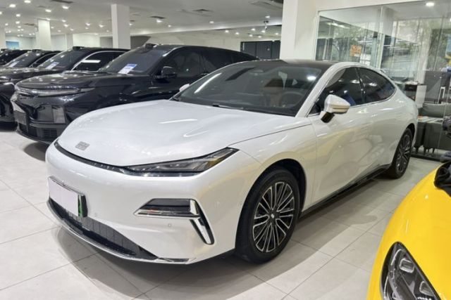 Used Geely Galaxy 8 2025 130km EM-i Deluxe Edition
