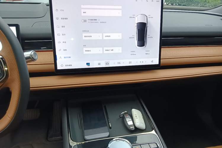 Used Geely Galaxy 8 2025 130km EM-P Starship Edition Audio And AC Panel