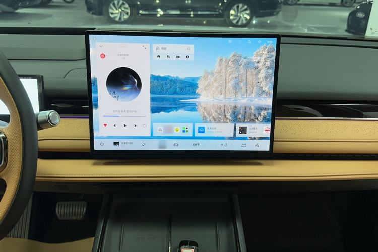 Used Geely Galaxy 8 2025 130km EM-P Starship Edition Audio And AC Panel