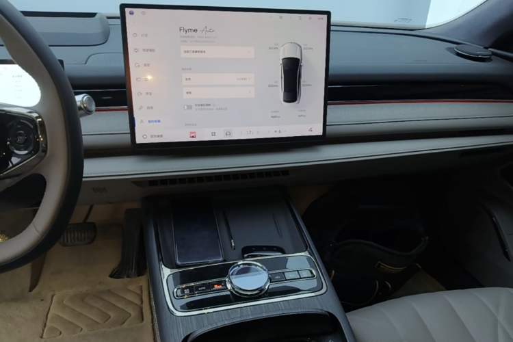 Used Geely Galaxy 8 2025 130km EM-P Starship Edition Audio And AC Panel