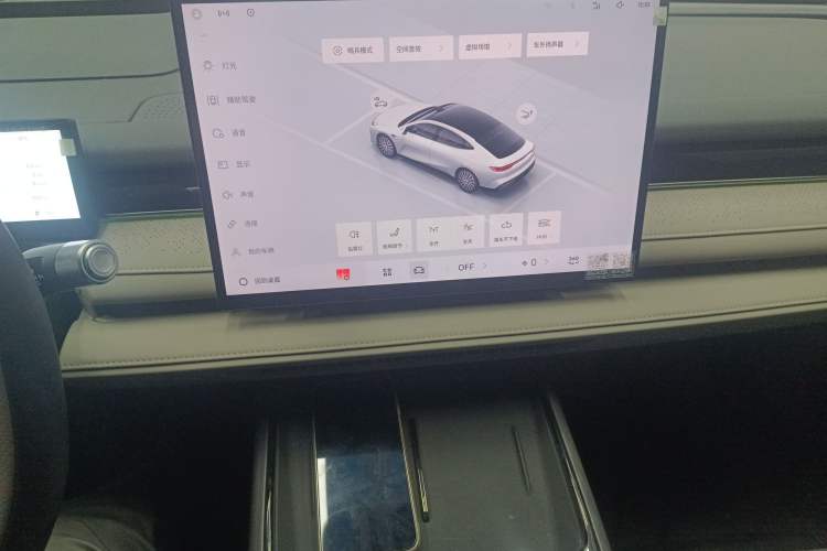 Used Geely Galaxy 8 2025 130km EM-i Flagship Edition Audio And AC Panel