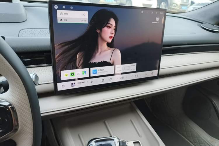 Used Geely Galaxy 8 2025 130km EM-i Flagship Edition Audio And AC Panel