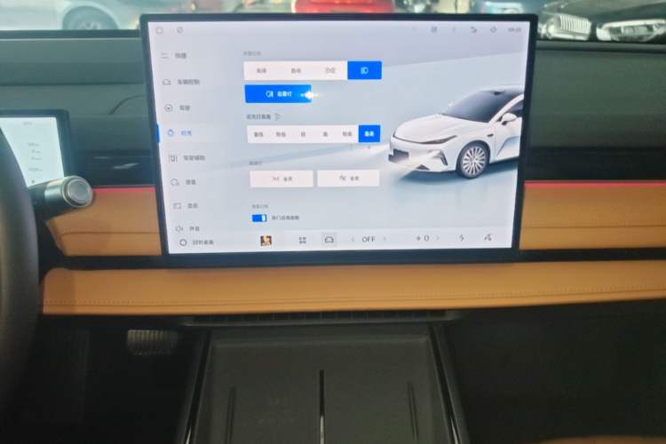 Used Geely Galaxy 8 2025 130km EM-P Starship Edition Audio And AC Panel