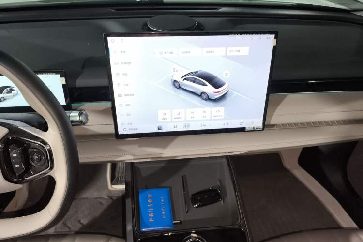 Used Geely Galaxy 8 2025 130km EM-i Prestige Edition Audio And AC Panel