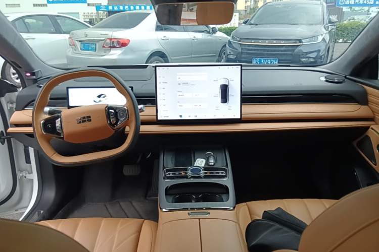 Used Geely Galaxy 8 2025 130km EM-P Starship Edition Center Console
