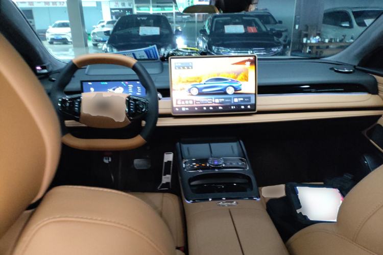 Used Geely Galaxy 8 2025 130km EM-P Starship Edition Center Console