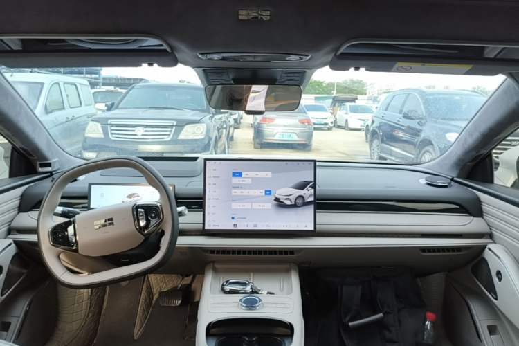 Used Geely Galaxy 8 2025 130km EM-i Flagship Edition Center Console